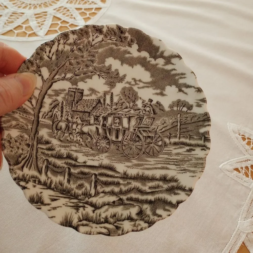 Berry Bowl Made in England - Fabulous Statement Piece - Picture 4 of 6